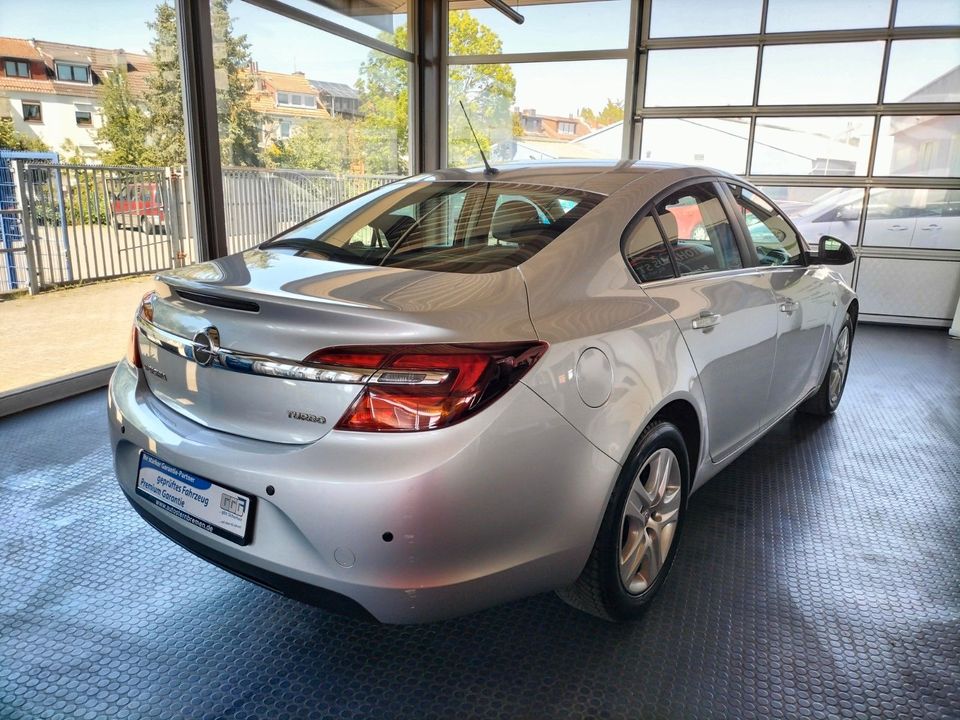 Opel Insignia A Lim. Edition in Bremen