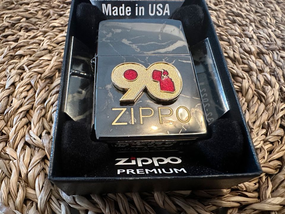 Zippo Lighter 90th Anniversary schwarz Emblem gold Feuerzeug in Duisburg