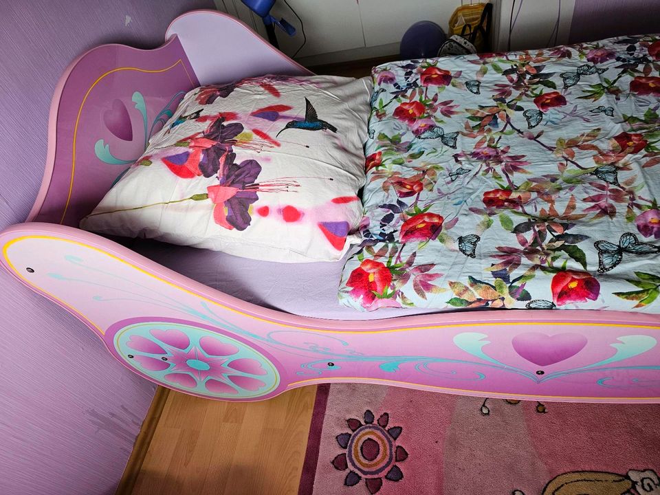 Bett mit Lattenrost Kutsche Kinderbett für Mädchen 90x200 in Salzgitter