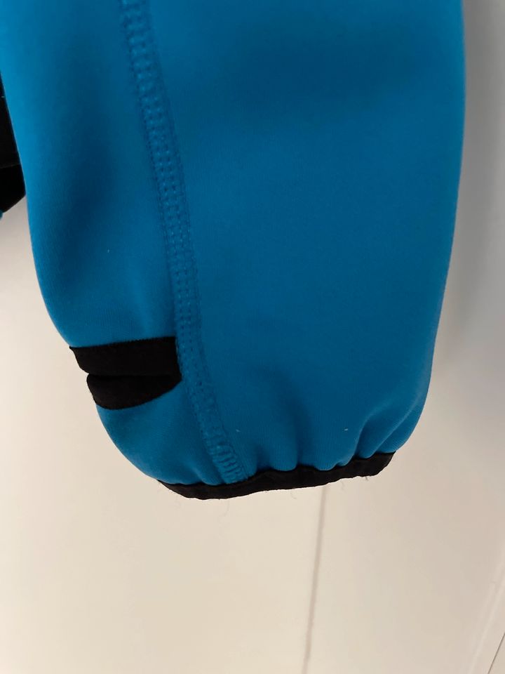 Newline Laufjacke blau tailliert XL mit Kapuze in Bargteheide