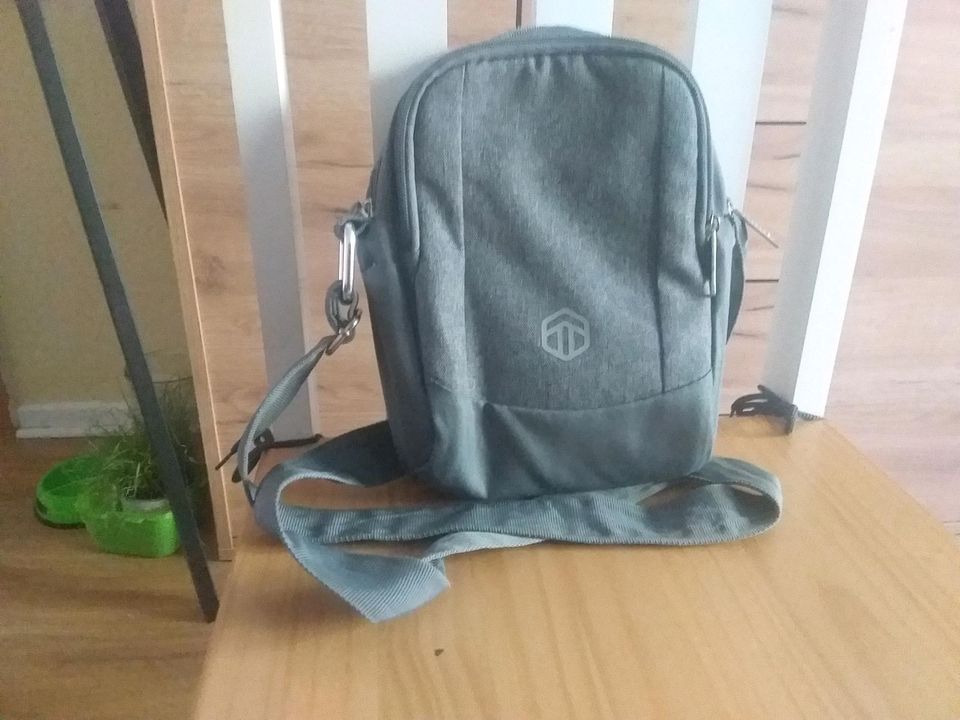 Herrentasche in grau B20cm×H26cm in Büdelsdorf