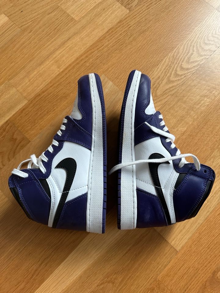 Nike Jordan 1 Retro High Court Purple White 38.5 in Mönchengladbach