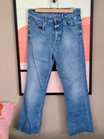 Closed Jeans Candiani eng geschnitten blau Used Look Gr. 28/S Nordrhein-Westfalen - Langenfeld Vorschau