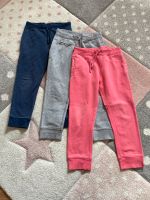 Set für 11€ 3 Jogginghosen Blau Grau Pink Gr.110 Next Sachsen - Markkleeberg Vorschau