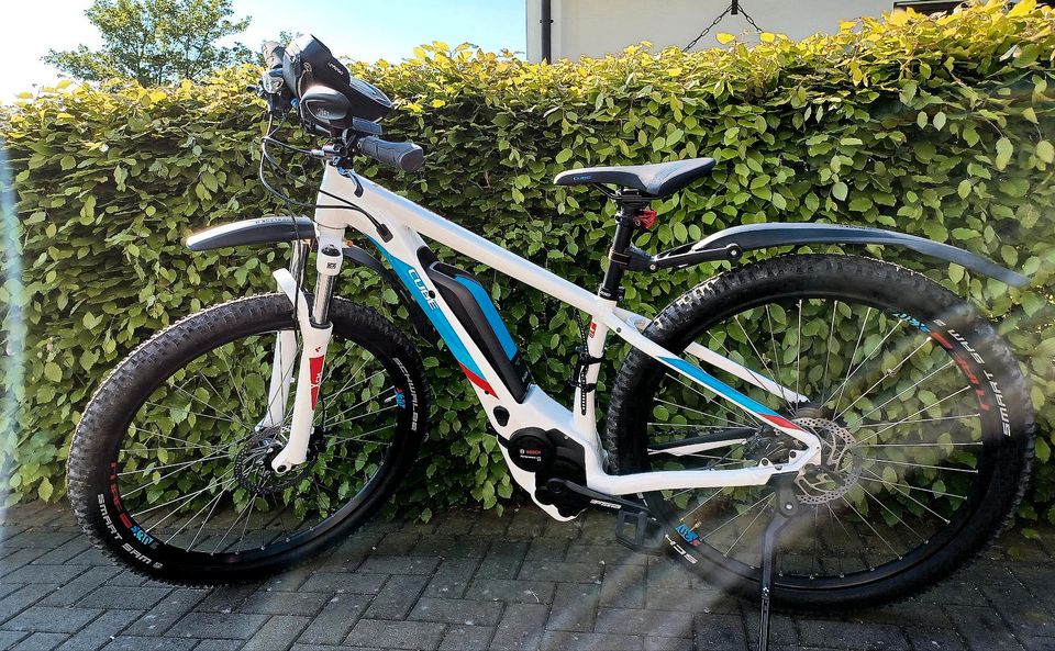 Gepflegtes E Bike Cube Access Hybrid 500 in Wenden