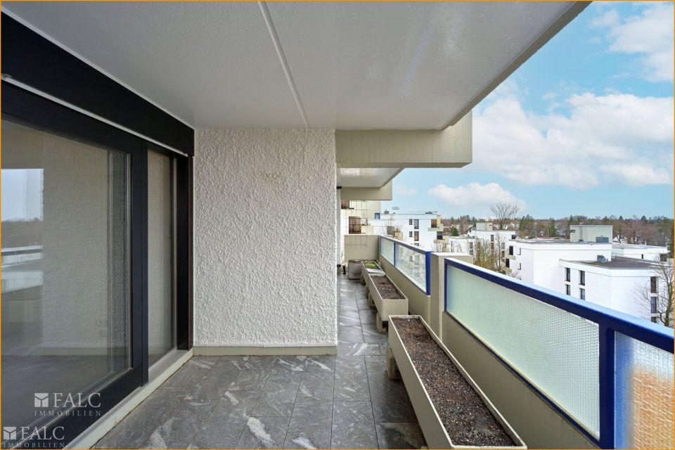 Unverbaubares Alpenpanorama - 2-Zimmer-Wohnung mit Weitblick und riesigem Balkon in Putzbrunn