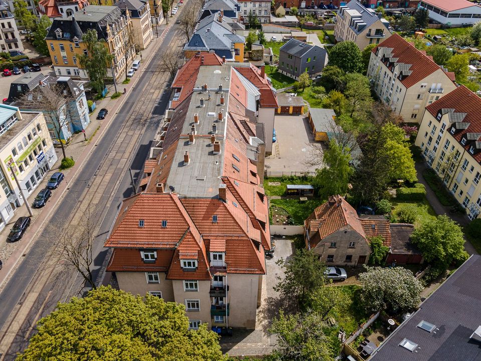 Schöner Altbau mit hohem Entwicklungs-/Neubaupotential in Dresden