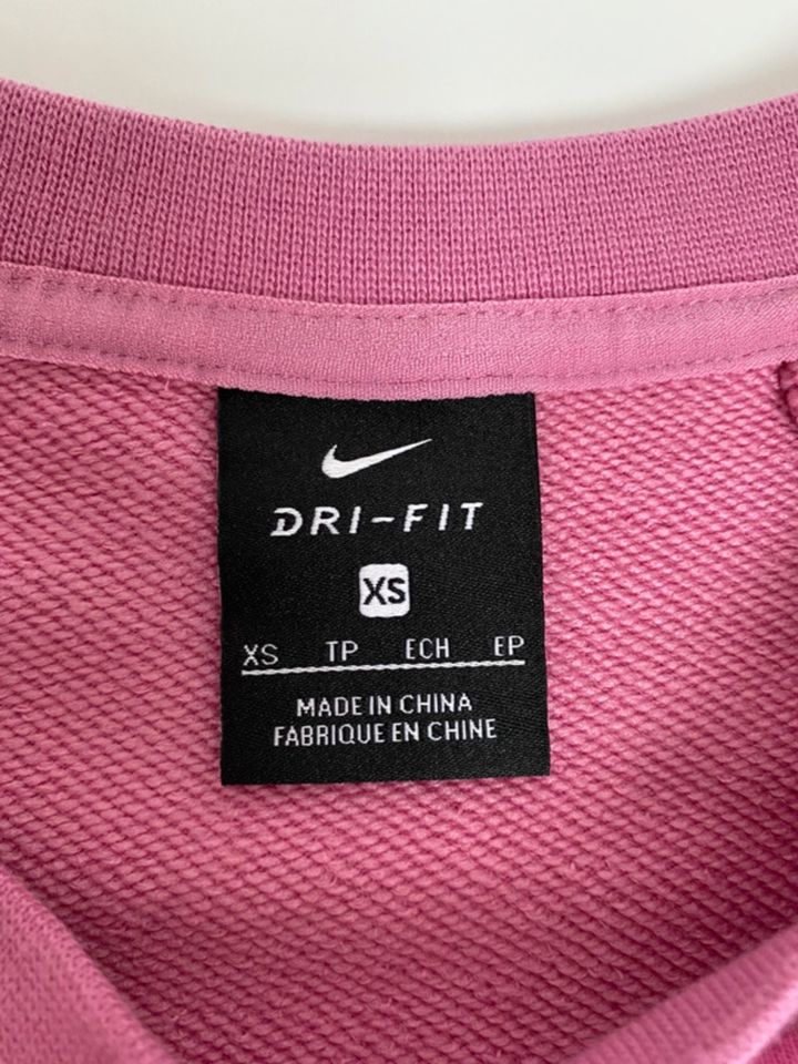 *NEU* Nike Sweater Sweatshirt Pullover Rosa Pink Gr. XS in Wiesbaden