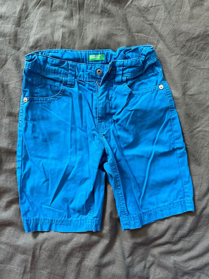 Kurze Hose Gr 116 Benetton blau in Centrum