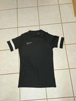 Nike T Shirt Gr S in schwarz Saarland - Wadern Vorschau