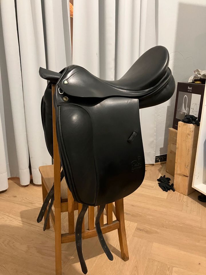 Prestige Top Dressage SP 17 Zoll Dressursattel *Neuwertig* in Glandorf