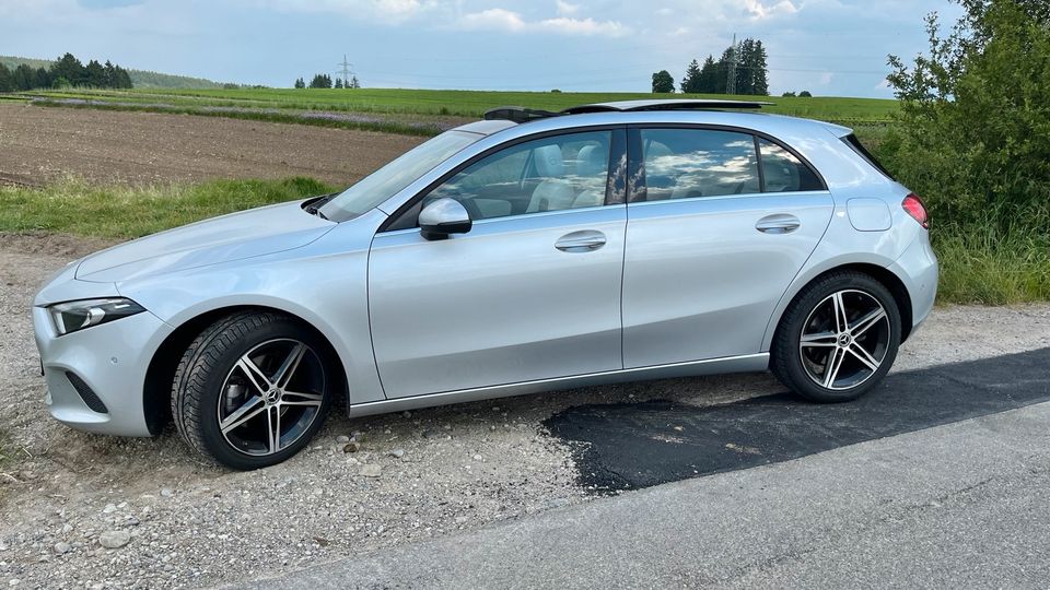 Mercedes Benz 220 GARANTIE NAVI SOUND PANO AHK SPORT in Bobingen