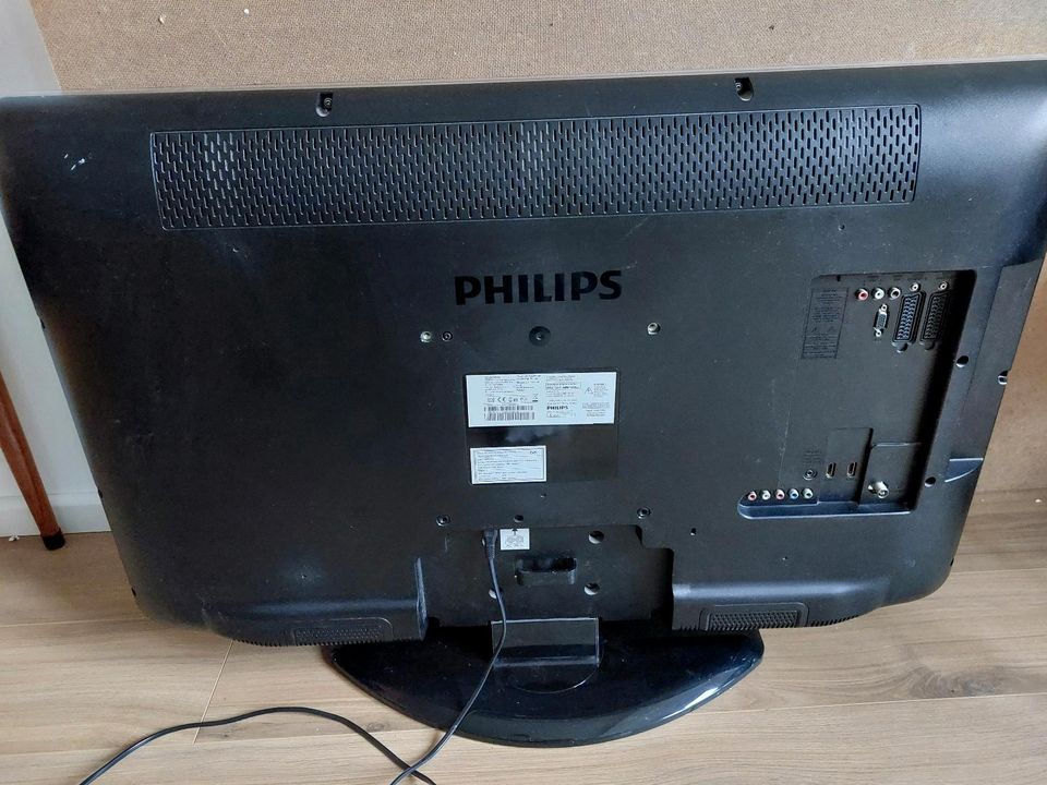 Philips TV 37 Zoll/94cm plus Xoro HD DVB-C Receiver in Herne