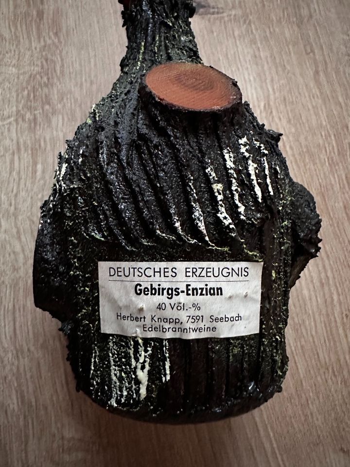 Vintage Gebirgs Enzian Baumstamm-Flasche Seebach in Herdecke