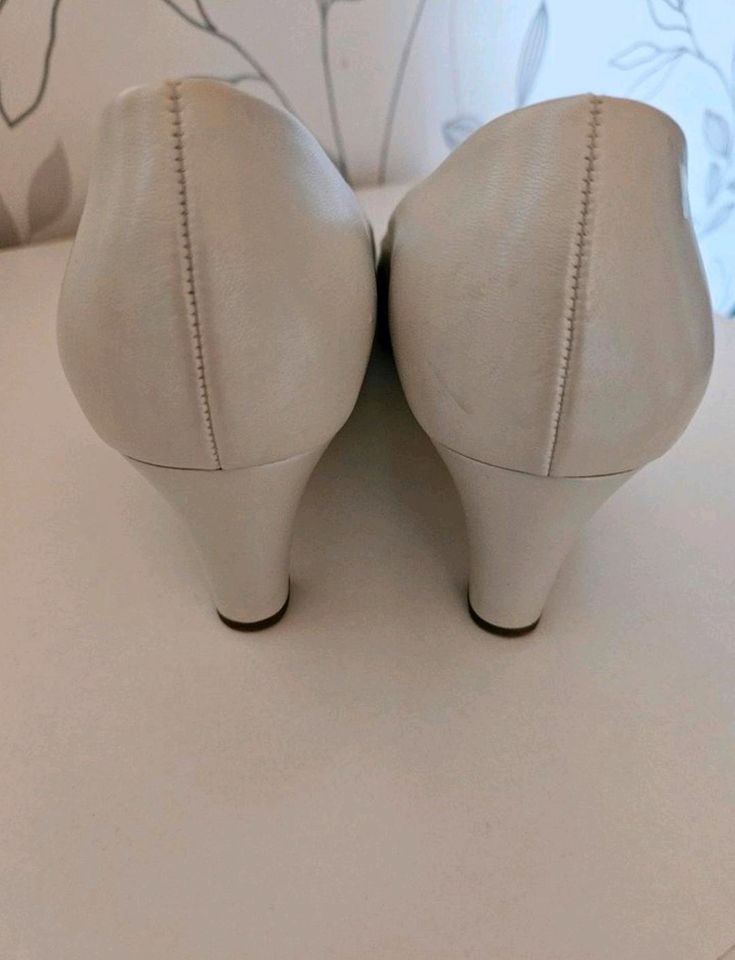 GABOR Pumps Gr.  41  /  7,5   beige Brautschuhe in Puderbach