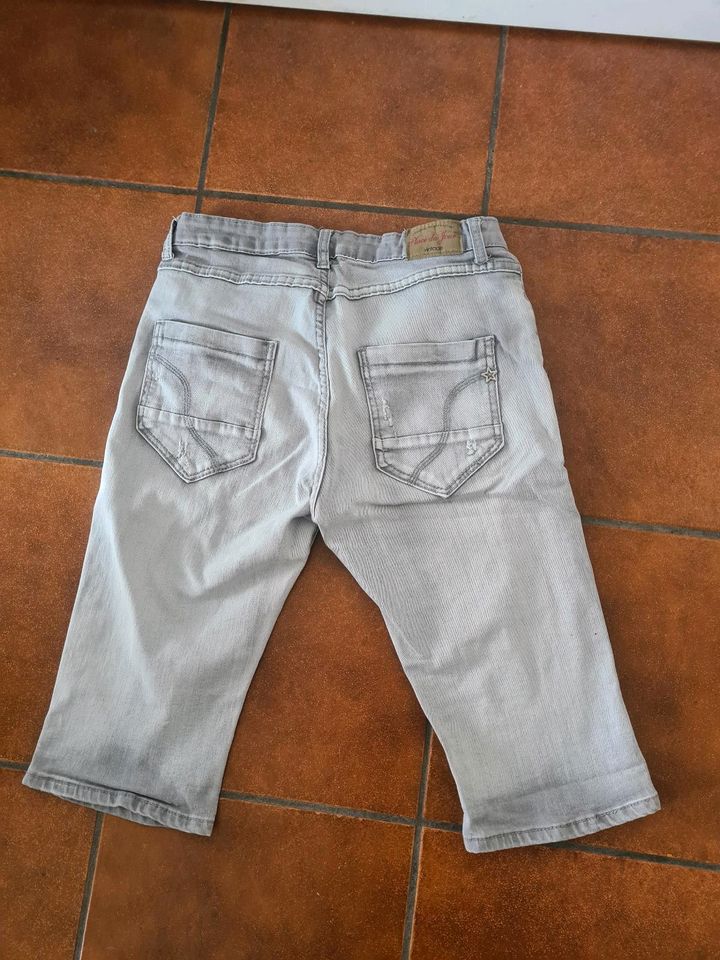 Kurze Jeans in Freiberg am Neckar