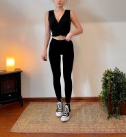 Bershka Crop Top V Rücken Ausschnitt Schwarz Gesmokt Bluse Bayern - Fürth Vorschau