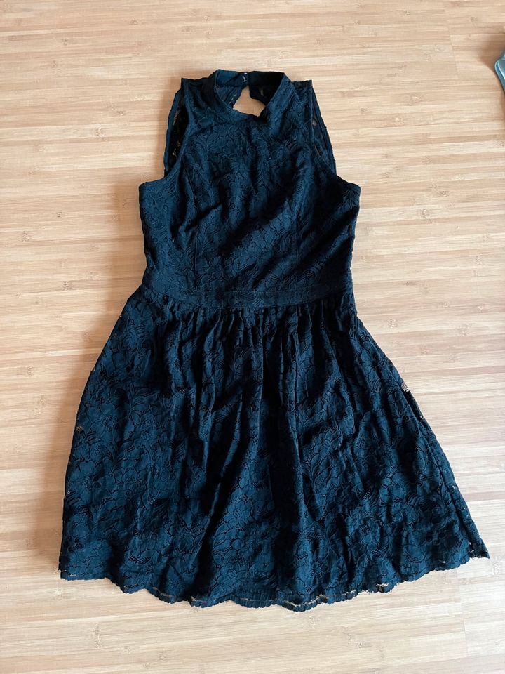 Hollister S Kleid schwarz fast neu in Halstenbek