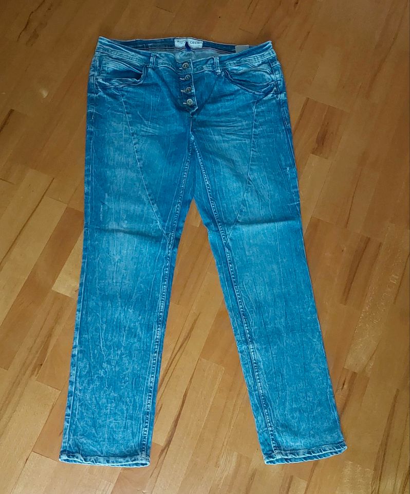 Jeans ~ CECIL ~ Gr. 34 (XXL / 44) ~ Knopfleiste ~ washed-out ~TOP in Schaafheim