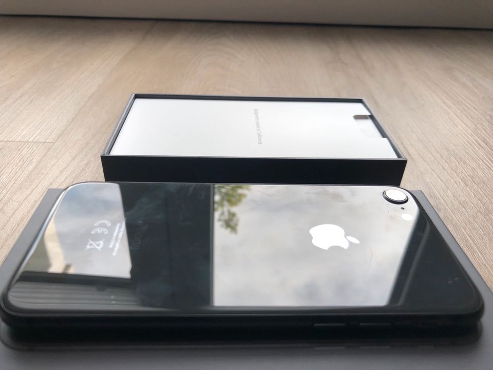 iPhone 8, 64GB, schwarz in Regensburg