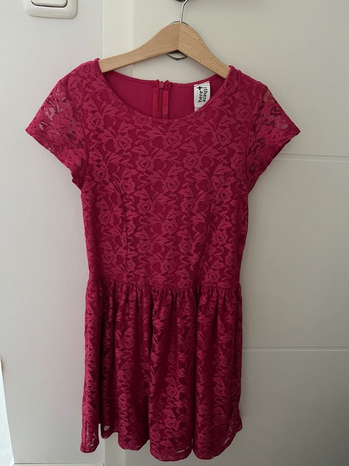 Kleid c&a aus spitze 140 pink neuwertig in Rosdorf