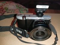 Gut erhaltene Samsung NX 3000 Kamera mit objektive und Flash Niedersachsen - Wilhelmshaven Vorschau