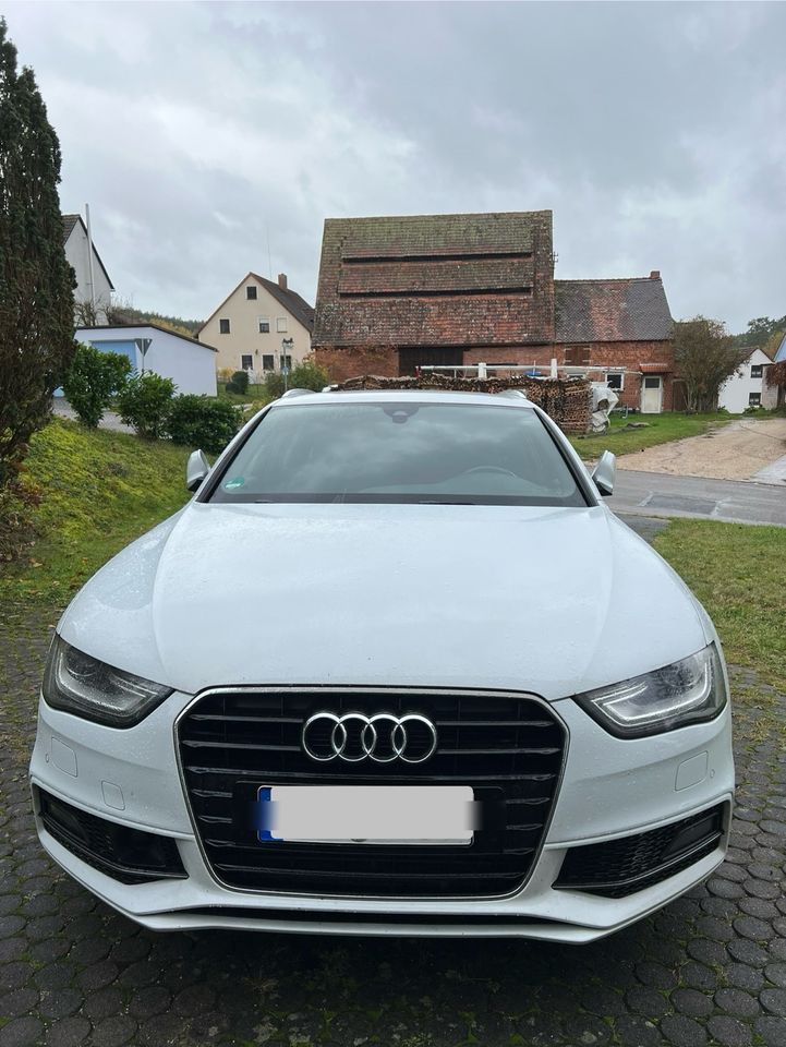Audi A4 3,0TDI S-Line Automatic, Top Zustand in Nürnberg (Mittelfr)