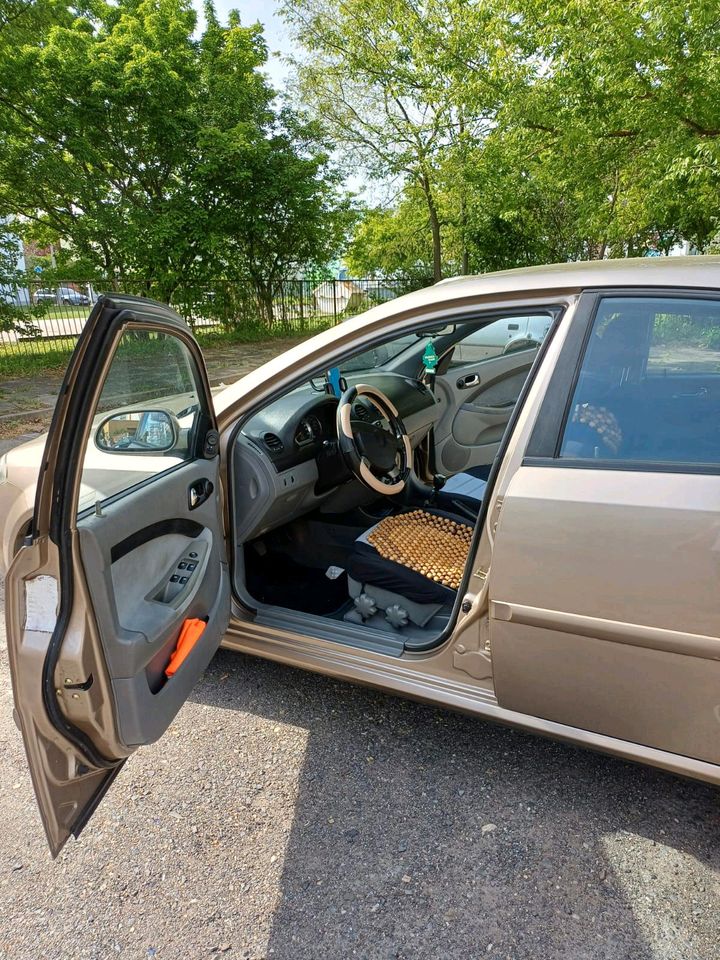 Daewoo lacetti (Chevrolet), TÜV neu, Unfallfrei, in Hoyerswerda