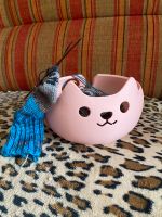 Katzen Wollschale Yarn Bowl Cat stricken häckeln Handarbeiten Nordrhein-Westfalen - Detmold Vorschau