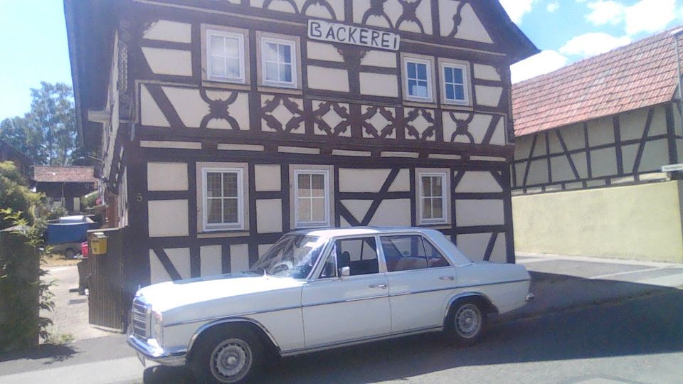 mercedes w115/8 220 restauriert lack top in Ostheim