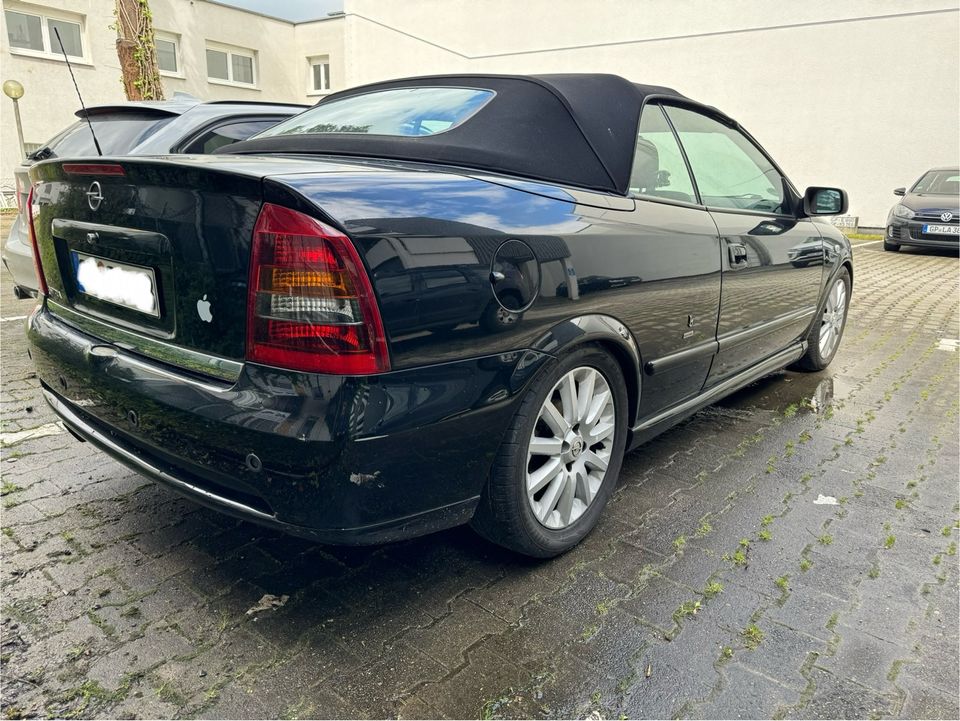 Opel Astra Cabrio vollleder in Göppingen