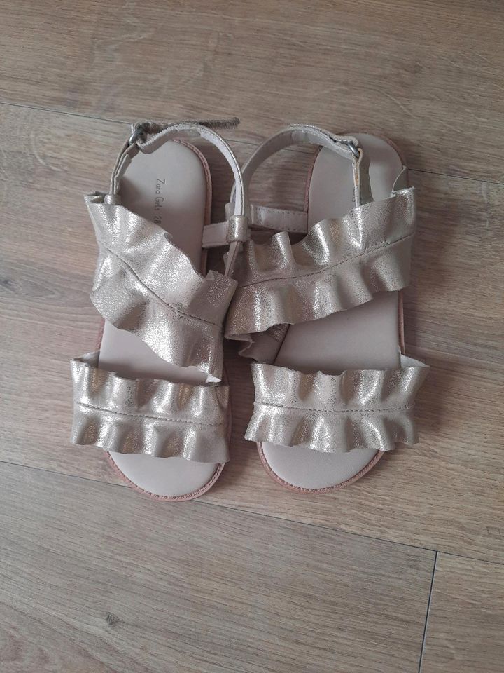 Sandalen Größe 28 von Zara Girl, neu in Neuss