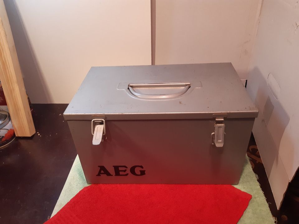 AEG-Transportkasten Universal-Box Maschinen-koffer Werkzeugkoffer in Konstanz