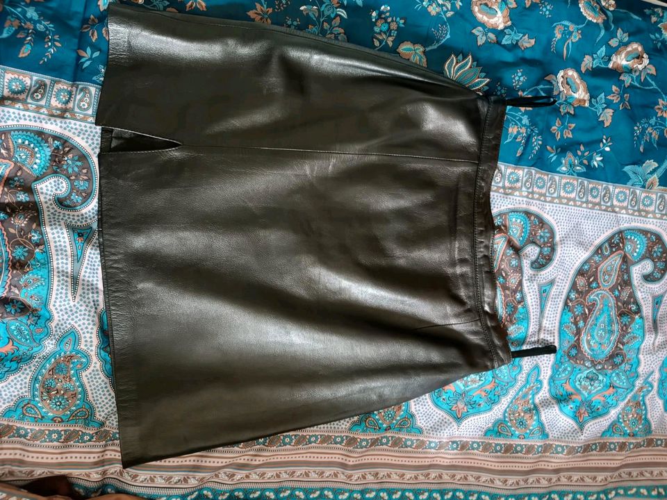 PU-Leder-Kostüm Kostüm PULeder schwarz Rock Blazer vintage in Oberhausen