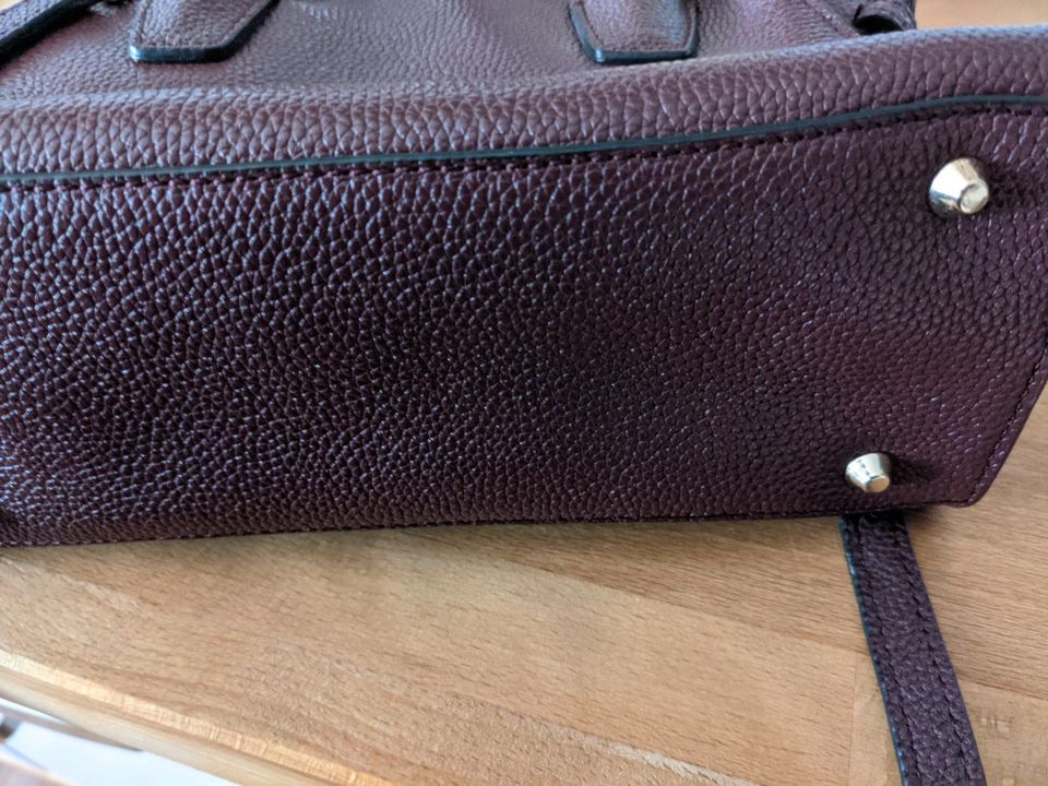 DKNY Tasche, Ledertasche, Handtasche, kleine Tasche, edles Leder in Hamburg