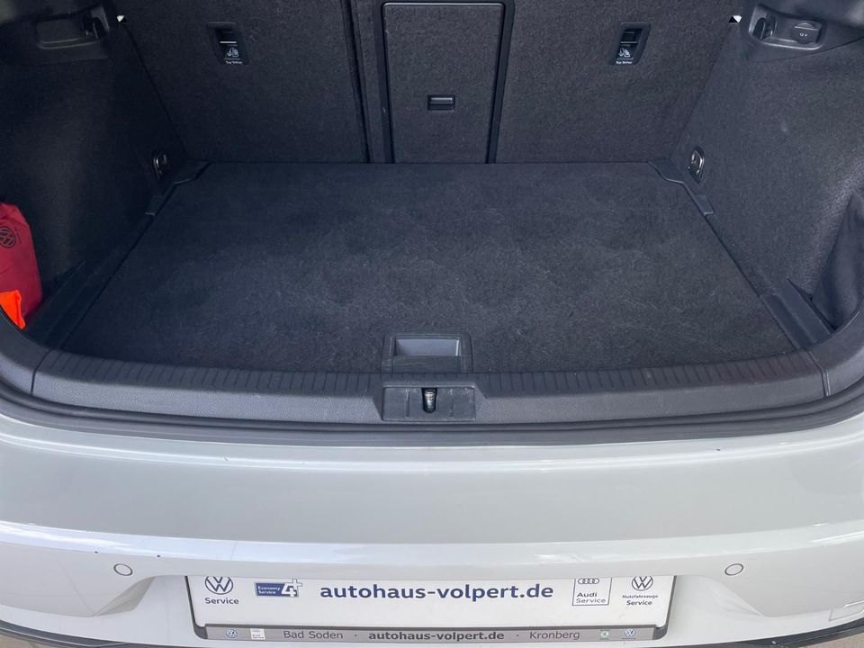 Volkswagen Golf IQ.DRIVE 1.5TSI DSG*R-Line Ext.*RFK*Dynaudi in Bad Soden am Taunus