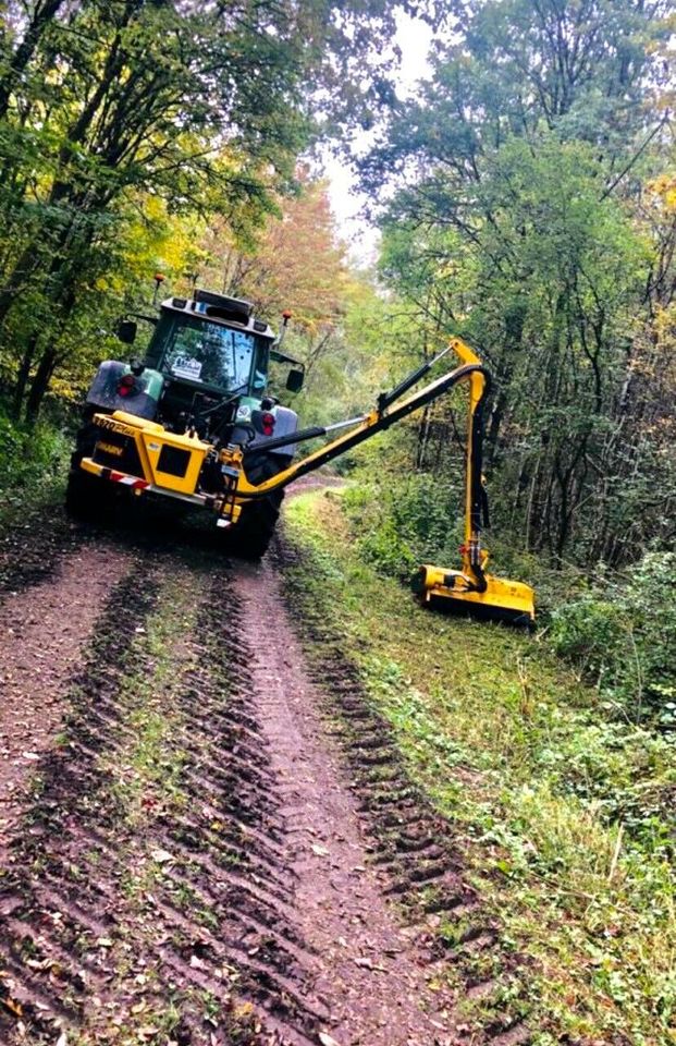 Omarv Böschungsmulcher Auslegemulcher Schlegelmulcher Mulcher in Schmallenberg