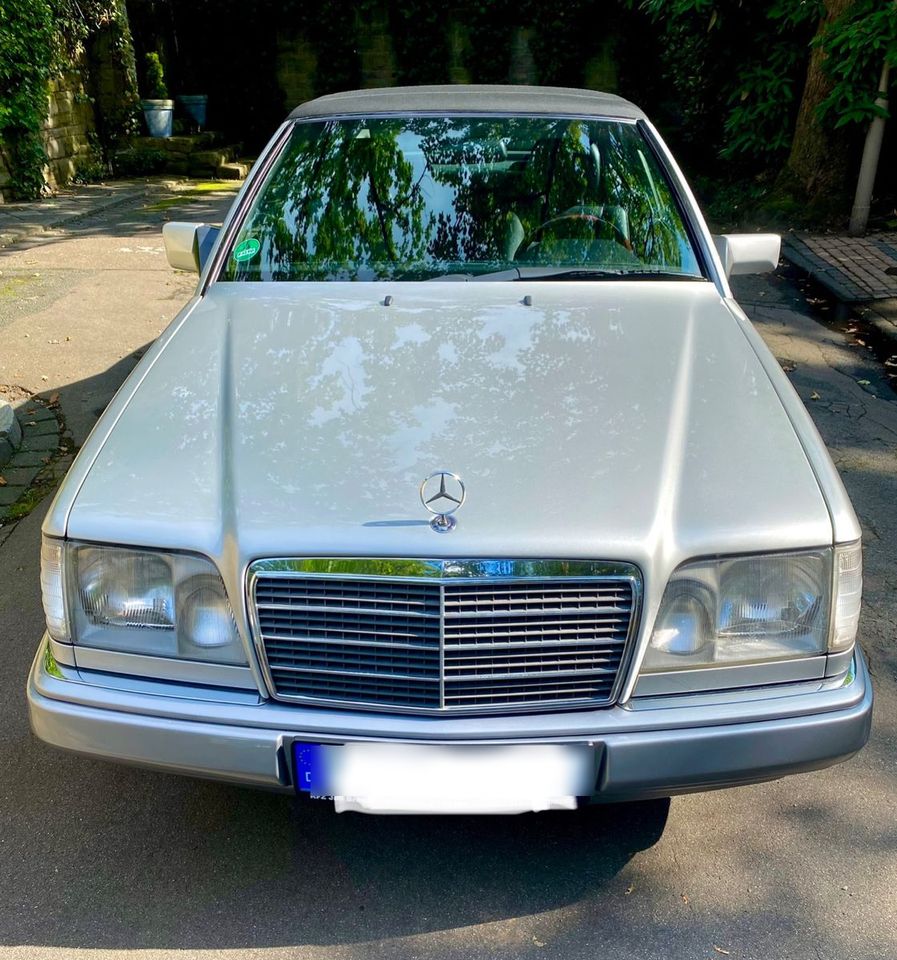 Mercedes W124 E 220 Cabrio, Wertgutachten 2, Scheckheft in Düsseldorf