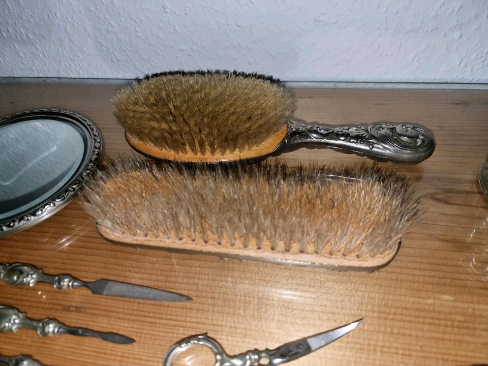 E.P.N. Antikes Jugendstil Toiletten Set Spiegel/Bürsten/Maniküre in Jork