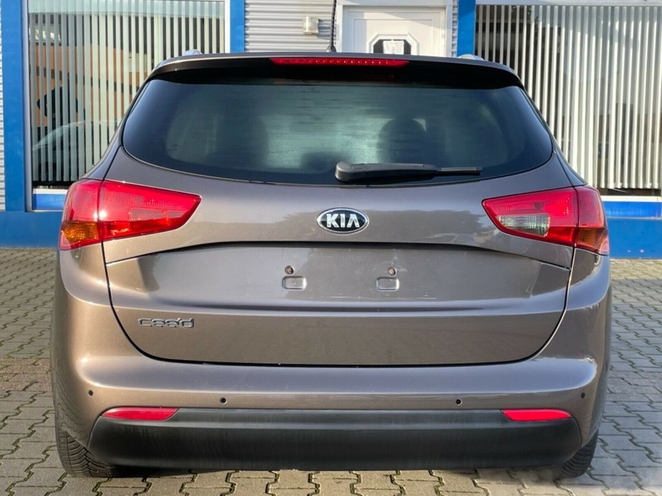 Kia cee'd / Ceed*PDC*KLIMAAUTO*SHZG*TEMPO*MFL*ALU in Kerpen