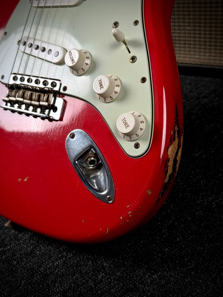 2013 Fender 60 Strat Fiesta Red over Sunburst Relic in Kiefersfelden