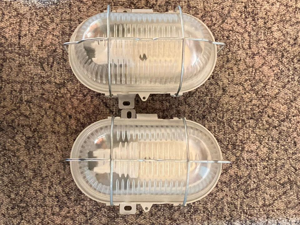 Kellerlampe Feuchtraumleuchte oval IP44 max. 60W, unbenutzt in Dommitzsch