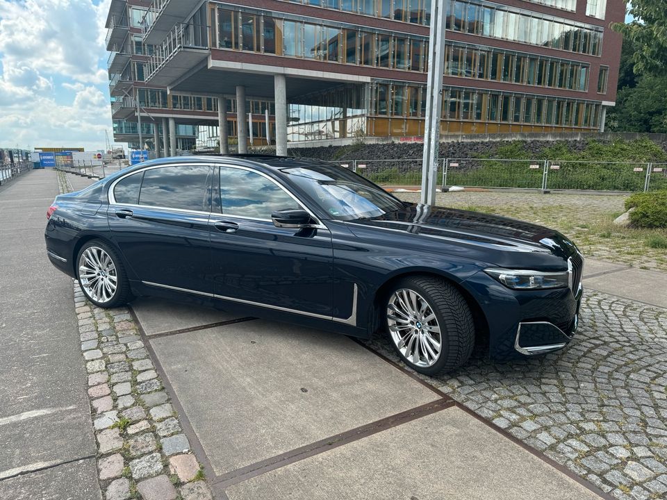 BMW 740ld xDrive Facelift Executive Lounge / Garantie / TÜV neu in Hamburg