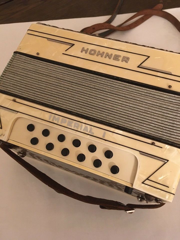 Akkordeon Hohner Imperial 1 in Sibbesse 