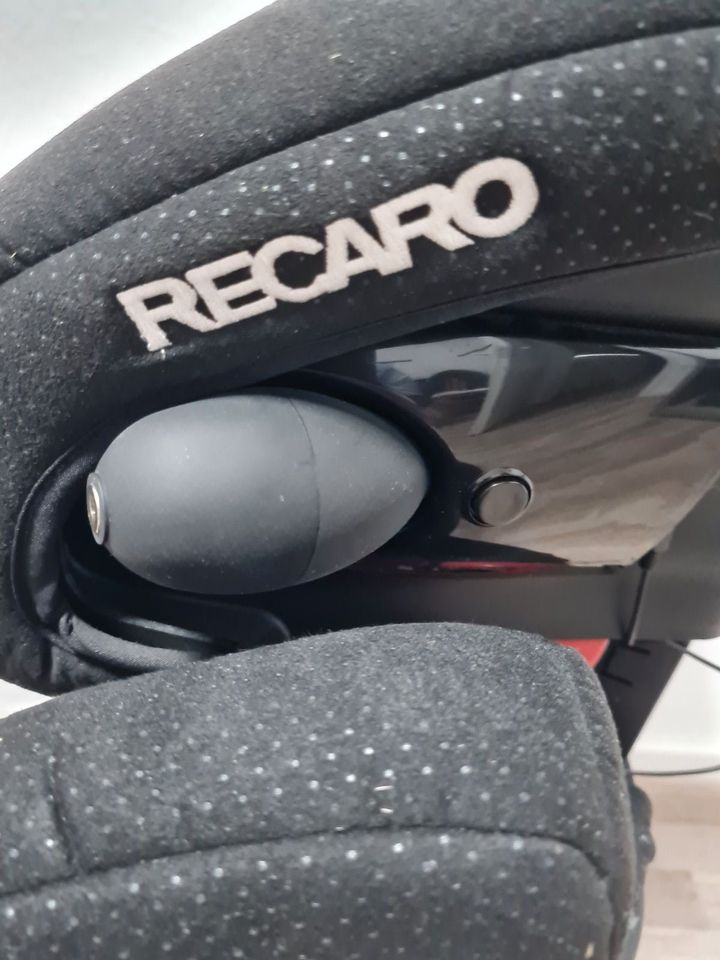 RECARO Monza Nova 2 Seatfix Kindersitz (von 3 - 12 Jahren) in Alpirsbach