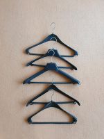 10 Kleiderbügel  Hosenbügel breite Form Aufhänger Kleiderhaken Sachsen-Anhalt - Seegebiet Mansfelder Land Vorschau