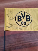 BVB Fahne u.a mit Unterschriften von Piszczek, Schmelzer u. Sahin Dortmund - Hörde Vorschau