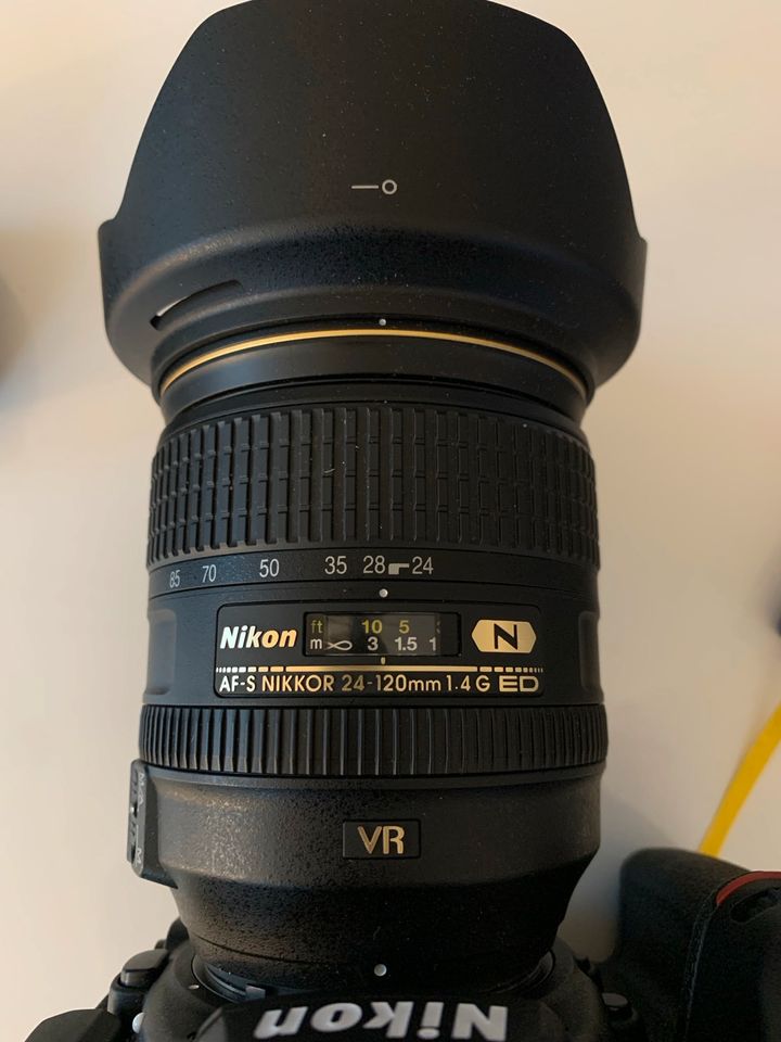 Nikon D850 + Nikon 24-120mm 1.4 Komplett set in Coburg