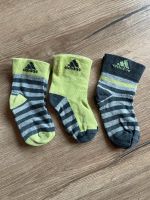 3 Paar Adidas Socken Strümpfe 19-22 Gr. 74/80 Hessen - Niestetal Vorschau