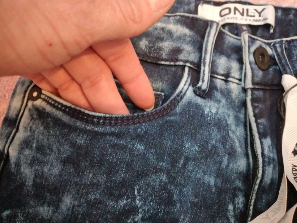 NEU mit ETIKETT! Jeans von ONLY! Gr. XS - Länge 30! in Oer-Erkenschwick